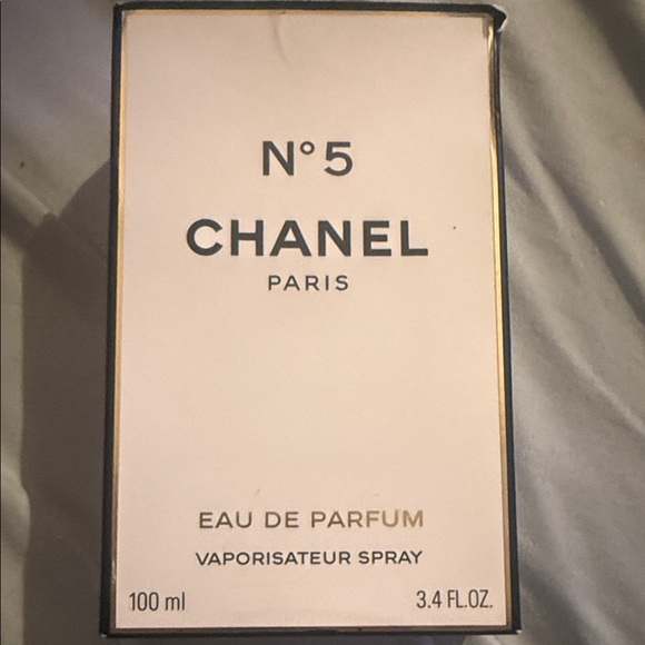 CHANEL Other - CHANEL N°5 Eau de Parfum Box in Pale Pink and Gold